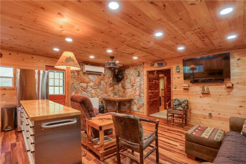 1243 Pierce Rd — photo 8