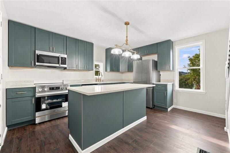 413 N Market St — photo 4