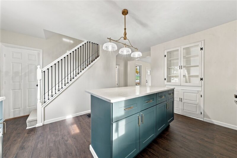 413 N Market St — photo 5