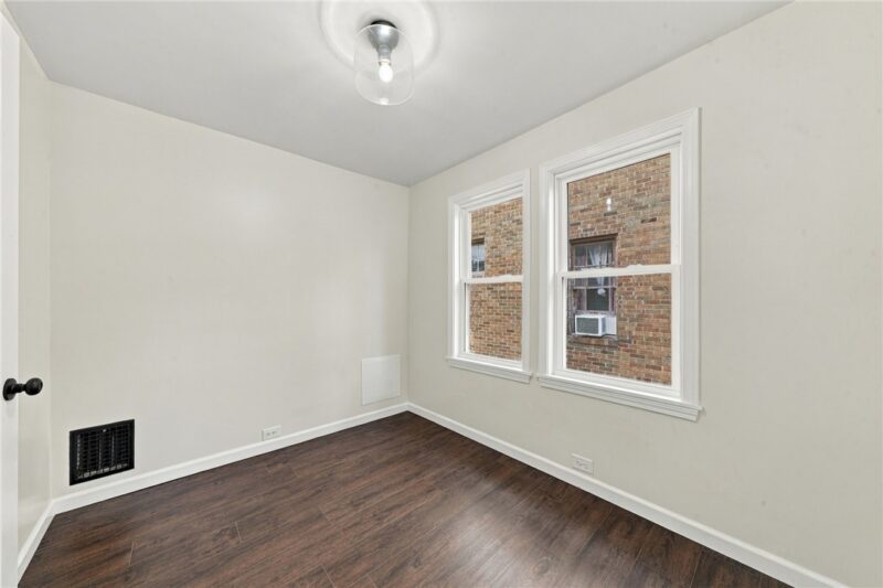 413 N Market St — photo 7