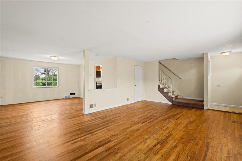 329 Macassar Dr — photo 6