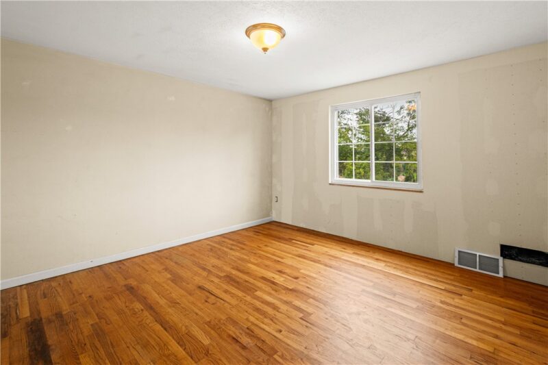 329 Macassar Dr — photo 7
