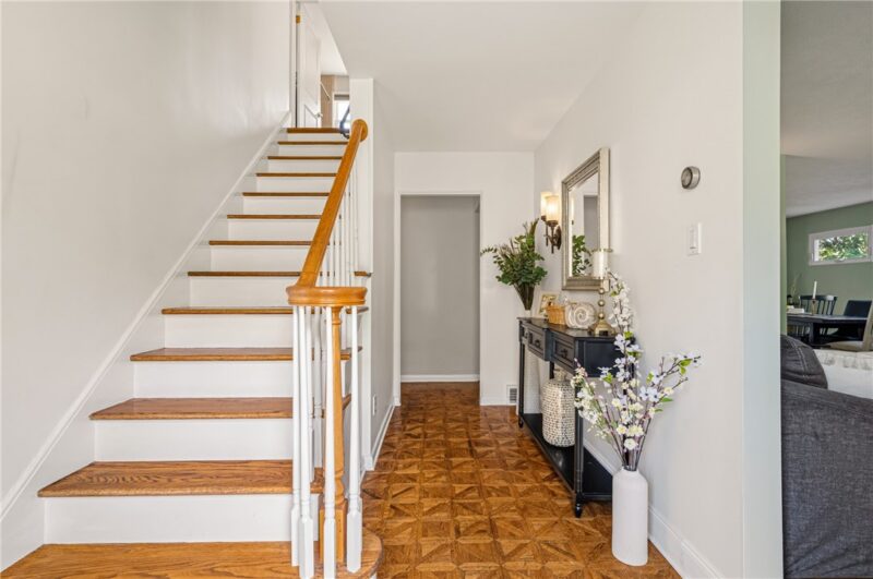 19 Sigrid Dr — photo 2