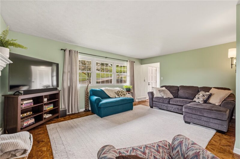 19 Sigrid Dr — photo 3