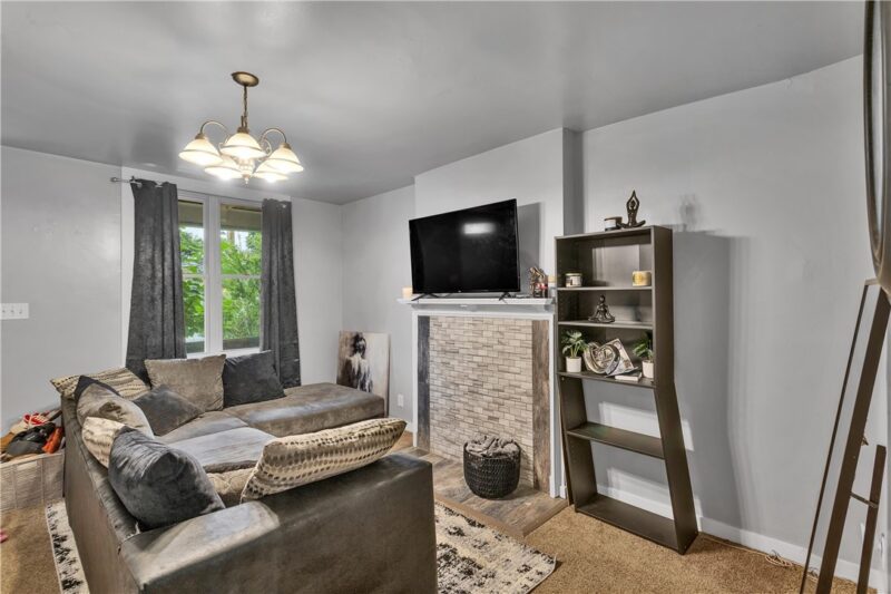 2817 Shawhan Ave — photo 3
