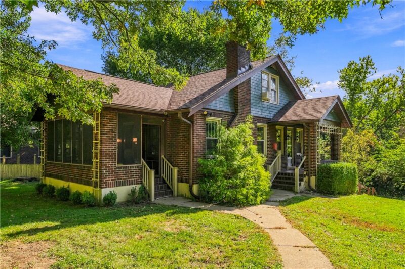 218 Elmore Rd