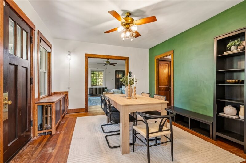 218 Elmore Rd — photo 2