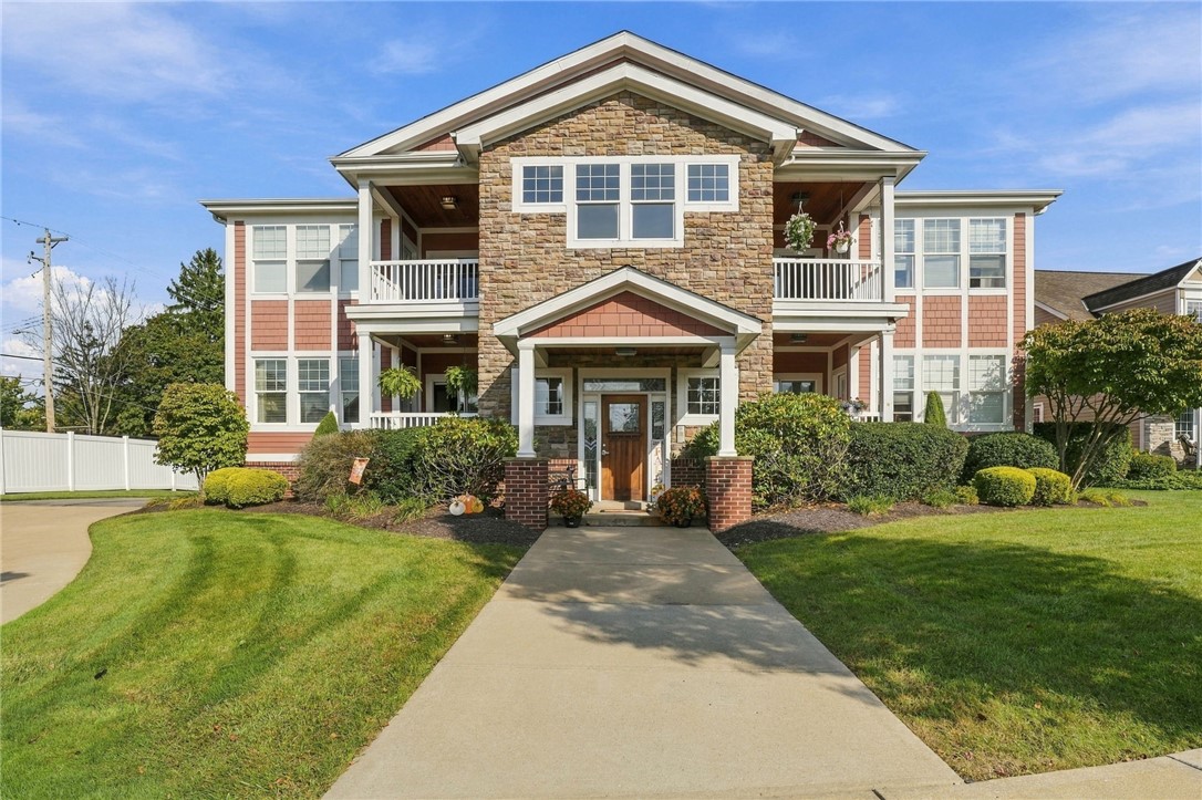 282 Berkeley Way — photo 1