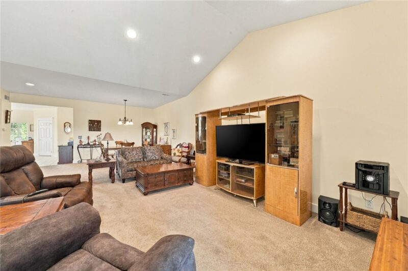 282 Berkeley Way — photo 6