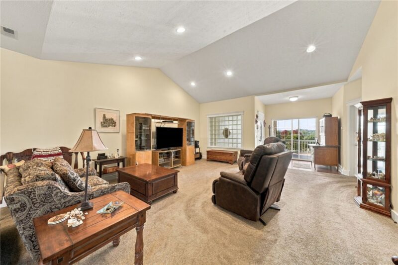 282 Berkeley Way — photo 7
