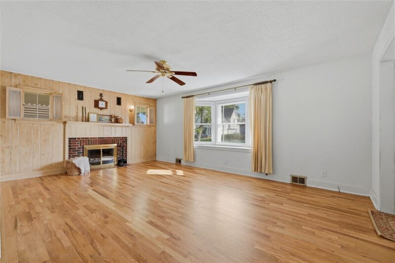 221 E Edgewood Avenue — photo 2