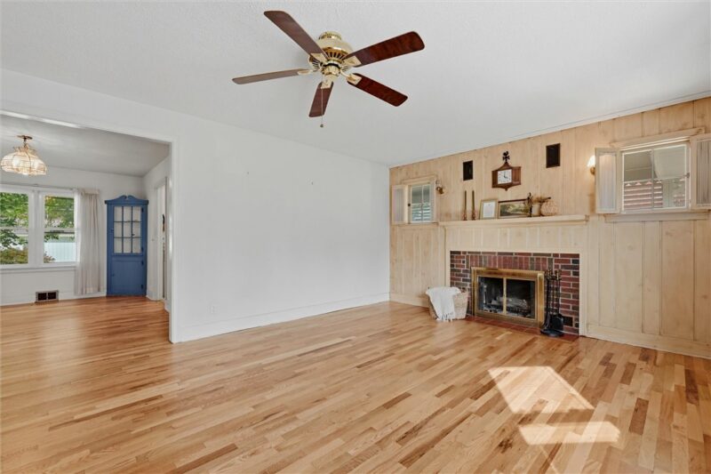 221 E Edgewood Avenue — photo 5