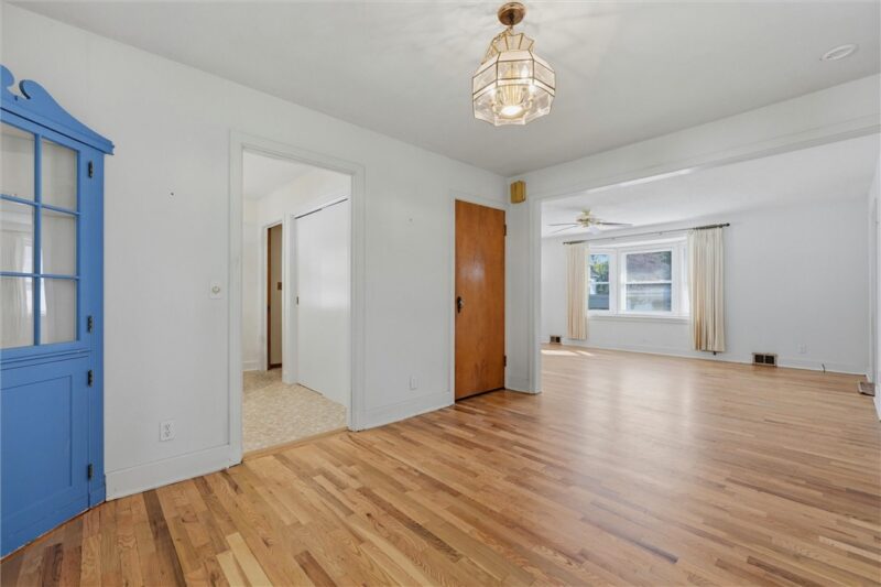 221 E Edgewood Avenue — photo 6