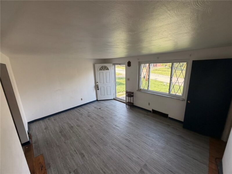 2542 Mohawk St — photo 2