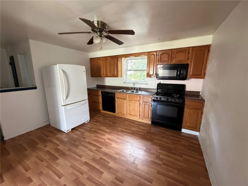 2542 Mohawk St — photo 3
