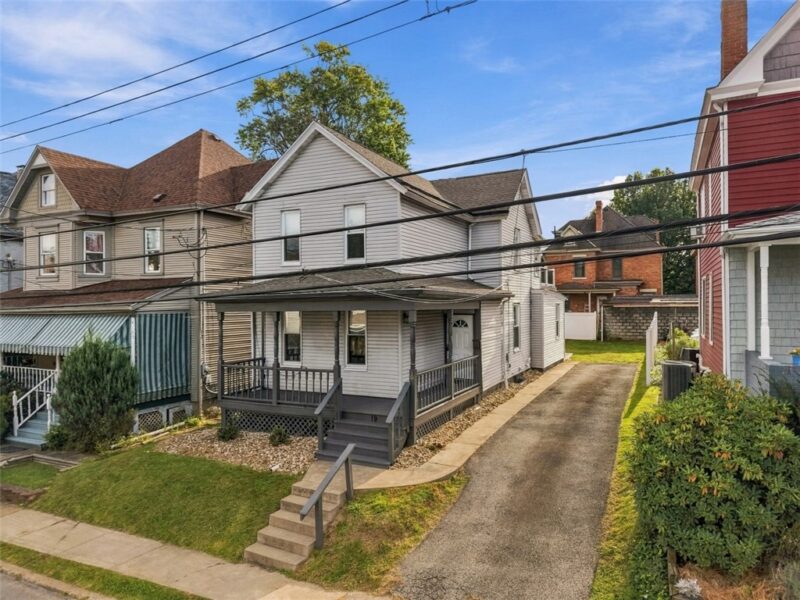 19 Hawthorne Ave — photo 2