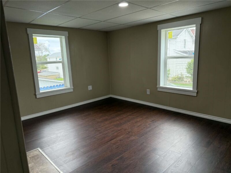411 EAST AVE — photo 8