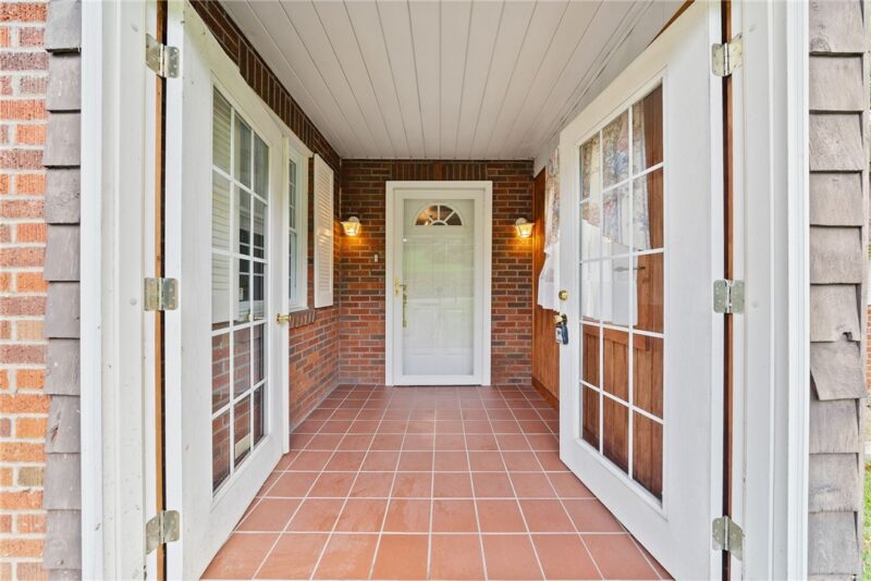 109 Isabelle St — photo 4