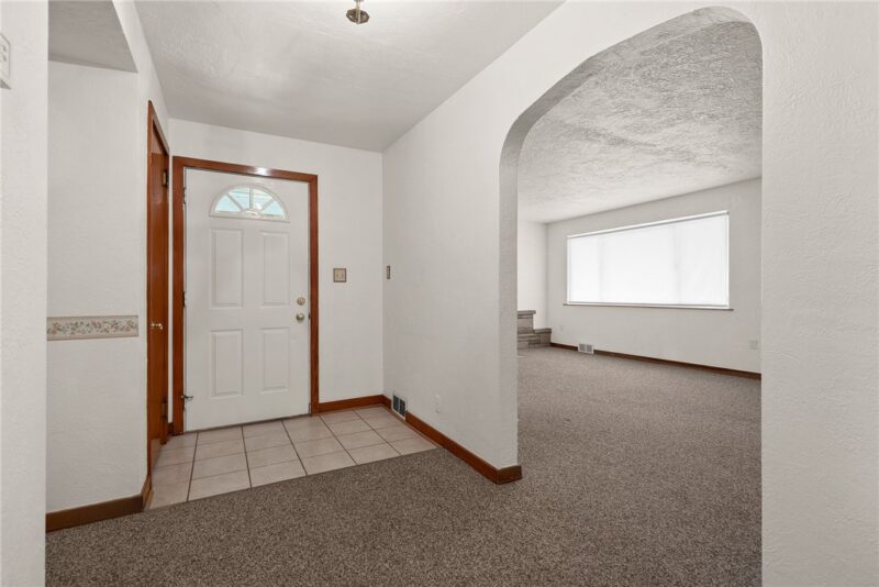 109 Isabelle St — photo 5