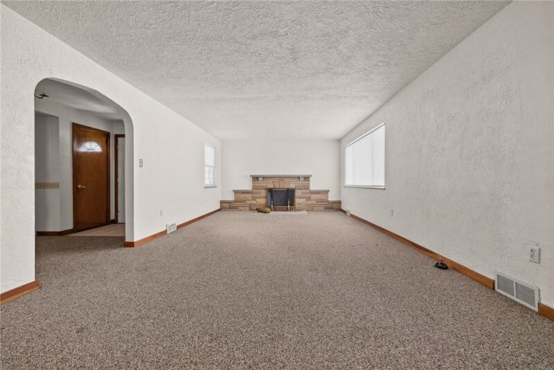 109 Isabelle St — photo 6