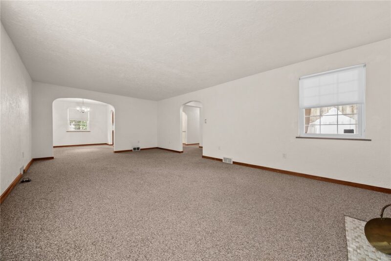 109 Isabelle St — photo 8