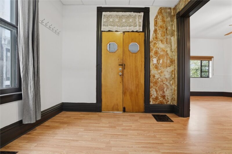153 Comrie Ave — photo 6