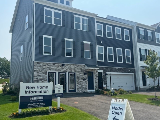 735 Olivia Street — photo 1