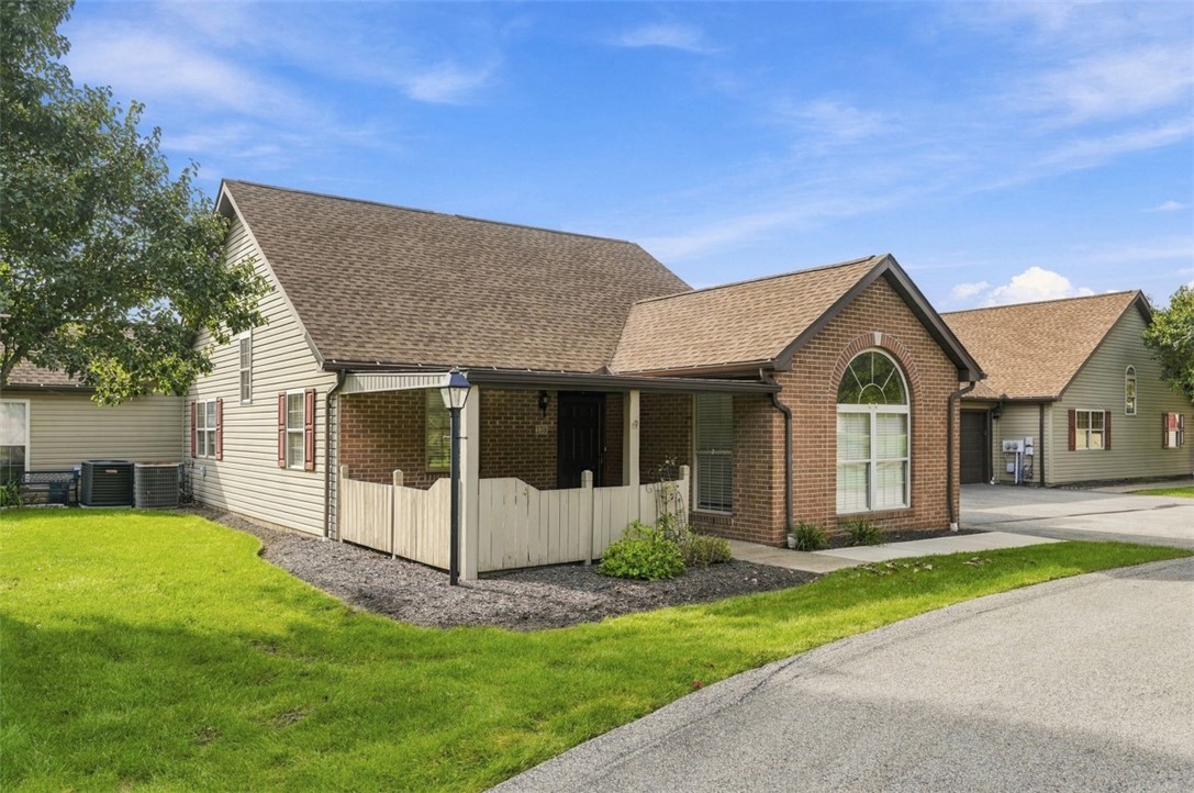 133 Barrington Drive — photo 1