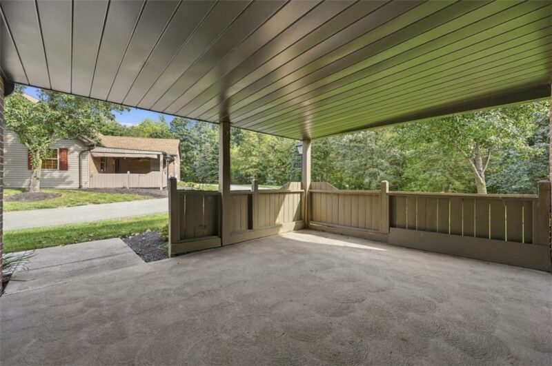 133 Barrington Drive — photo 5