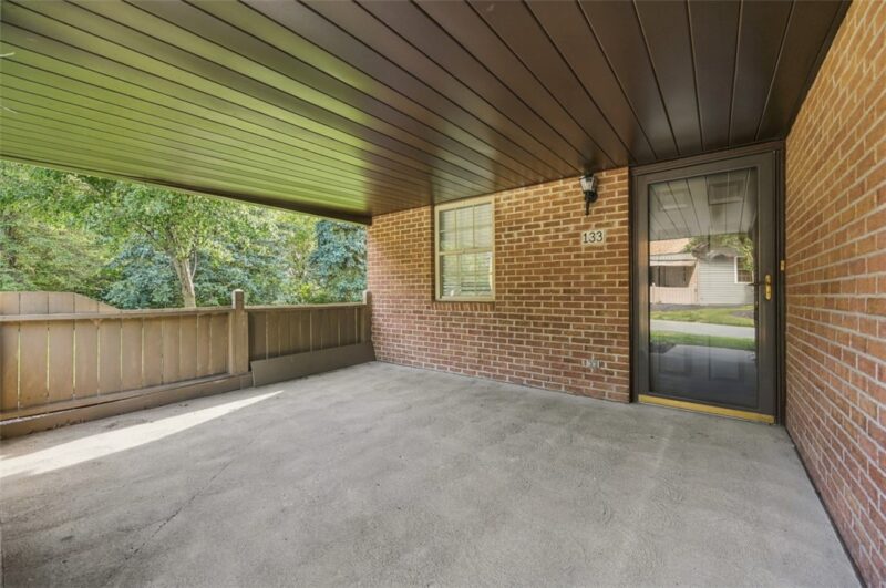 133 Barrington Drive — photo 6