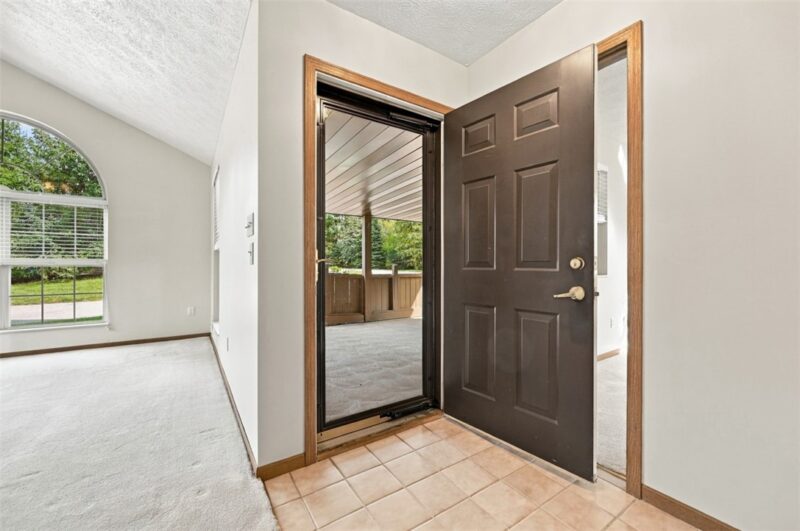 133 Barrington Drive — photo 7