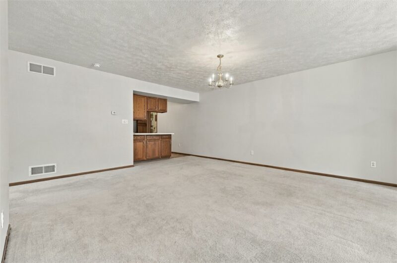 133 Barrington Drive — photo 8