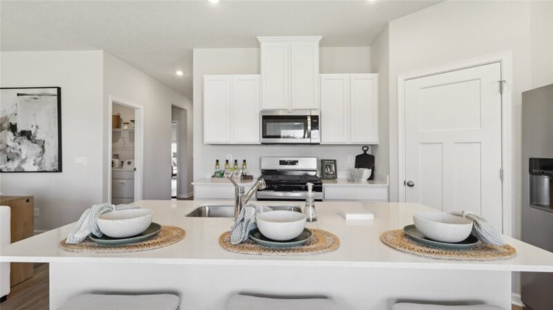 367 Gleneagles Drive — photo 4