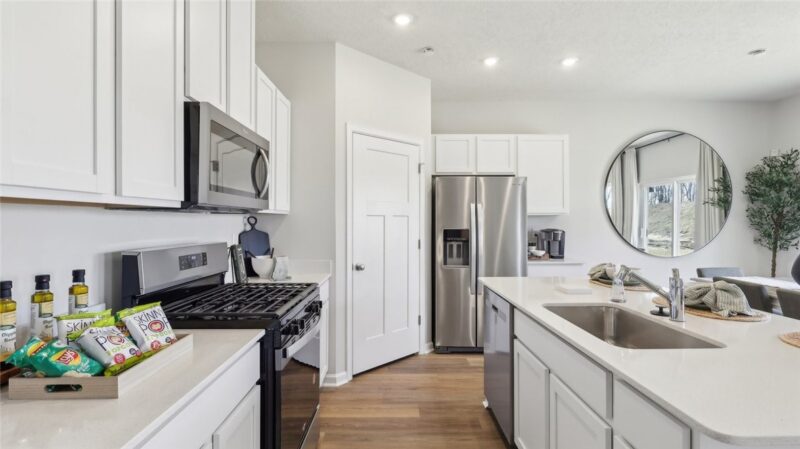 367 Gleneagles Drive — photo 5