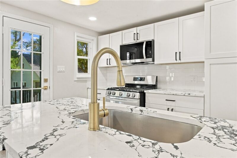430 Cottage Ln — photo 8