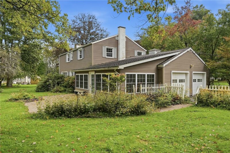 425 Vogan Drive — photo 3