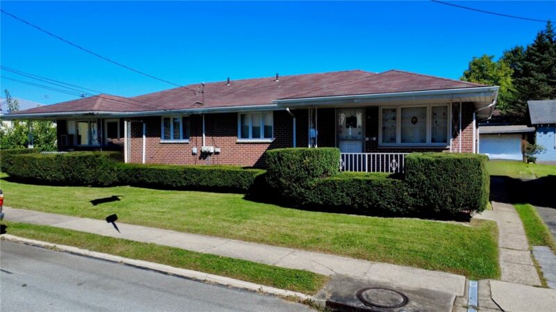 134-136 James St — photo 3