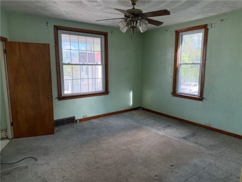 108 Brown Ave (AKA 2612 Brown Ave) — photo 3