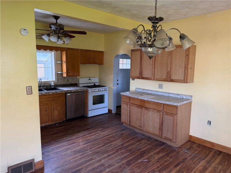 108 Brown Ave (AKA 2612 Brown Ave) — photo 6