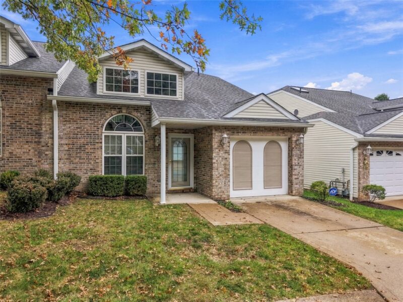 599 Newport Dr — photo 2