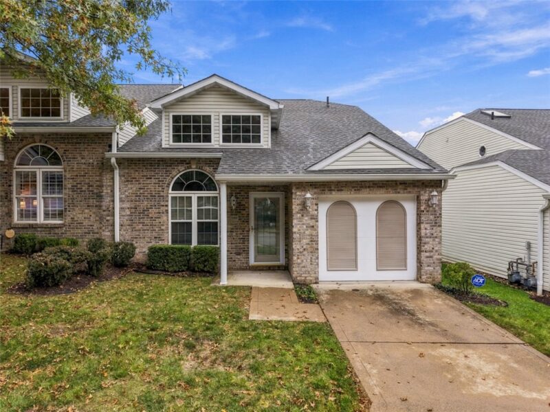 599 Newport Dr — photo 3