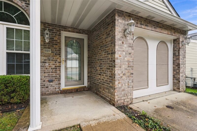 599 Newport Dr — photo 4