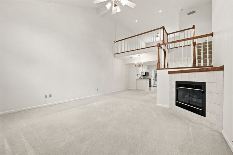 599 Newport Dr — photo 6