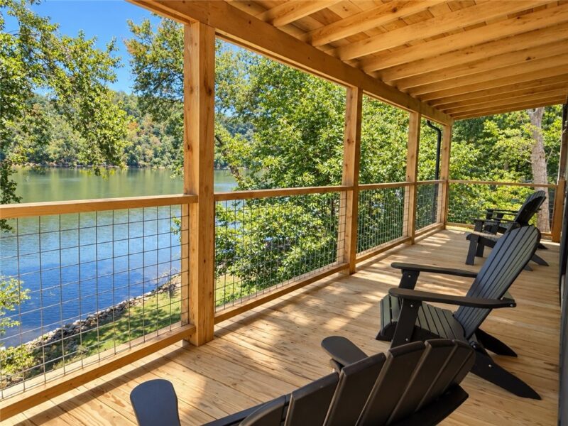 209 Upper Godfrey Dr — photo 2