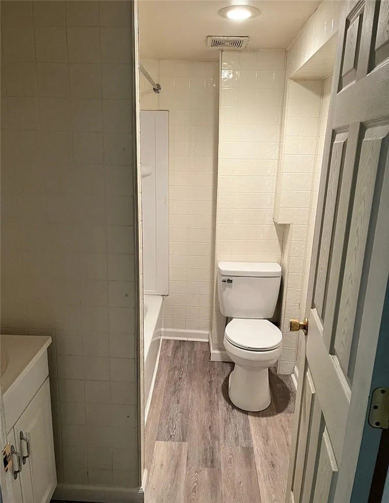 525 Glenwood Ave — photo 2