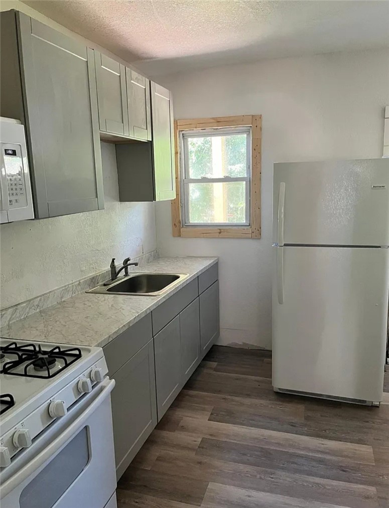 525 Glenwood Ave — photo 4