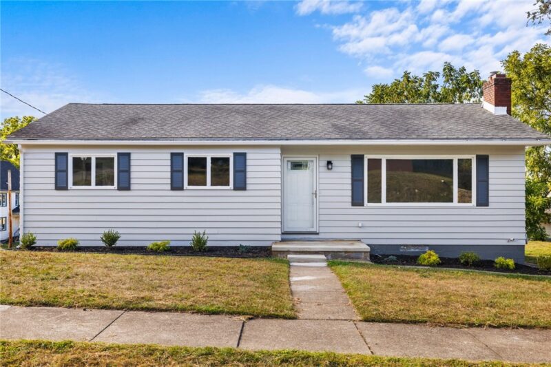 126 E Edison Avenue — photo 2