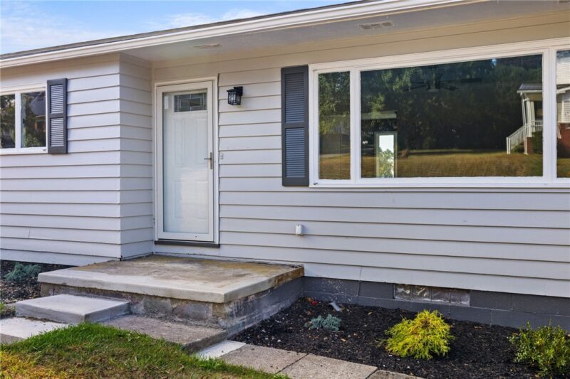 126 E Edison Avenue — photo 4