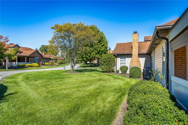 13 Ashford Dr — photo 3