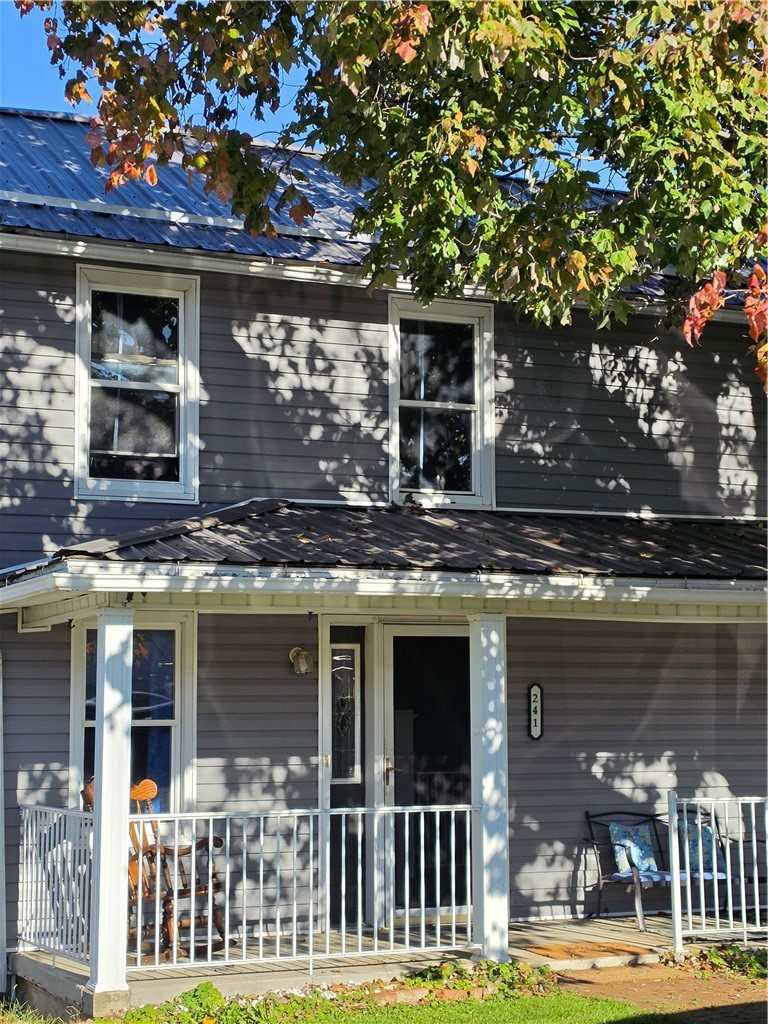 241 Brown Street — photo 2
